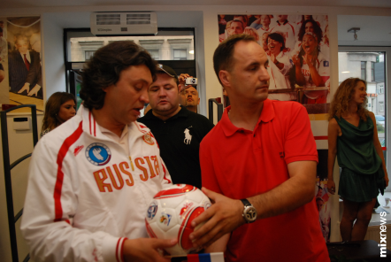 22.07.2010 Первый национальный Российский бренд FORWARD выступил партнером Новой Волны 2010. 22.07.2010 Первый национальный Российский бренд FORWARD выступил партнером Новой Волны 2010.