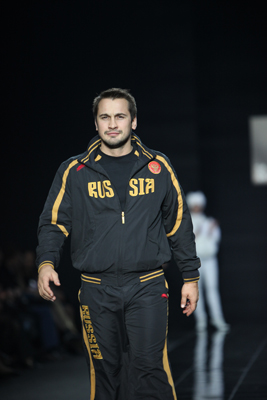 25.10.2010 В минувшие выходные рамках Moscow Fashion Week в Гостинном дворе состоялся совмесный показ компании FORWARD и дома моды "Калинка-Морозов". 25.10.2010 В минувшие выходные рамках Moscow Fashion Week в Гостинном дворе состоялся совмесный показ компании FORWARD и дома моды "Калинка-Морозов".