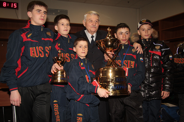 06.04.2011 На арене "Мегаспорт" прошел финальный матч всероссийского хоккейного турнира среди детских дворовых команд за "Кубок Патриарха" Всея Руси Кирилла. 06.04.2011 На арене "Мегаспорт" прошел финальный матч всероссийского хоккейного турнира среди детских дворовых команд за "Кубок Патриарха" Всея Руси Кирилла.