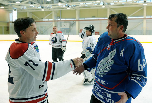 FORWARD – спонсор хоккейной команды «Российская пресса»