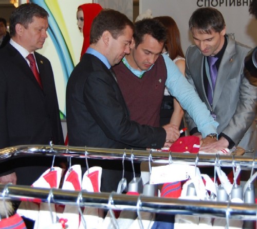 29.10.2009 Игорь Юровчик: визит президента Медведева на стенд компании FORWARD мы можем оценивать как положительную оценку нашей деятельности, выбранного нами социального курса 29.10.2009 Игорь Юровчик: визит президента Медведева на стенд компании FORWARD мы можем оценивать как положительную оценку нашей деятельности, выбранного нами социального курса
