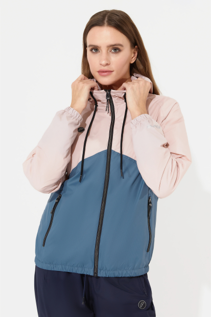 Куртка ветрозащитная женская