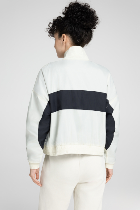 Куртка ветрозащитная женская