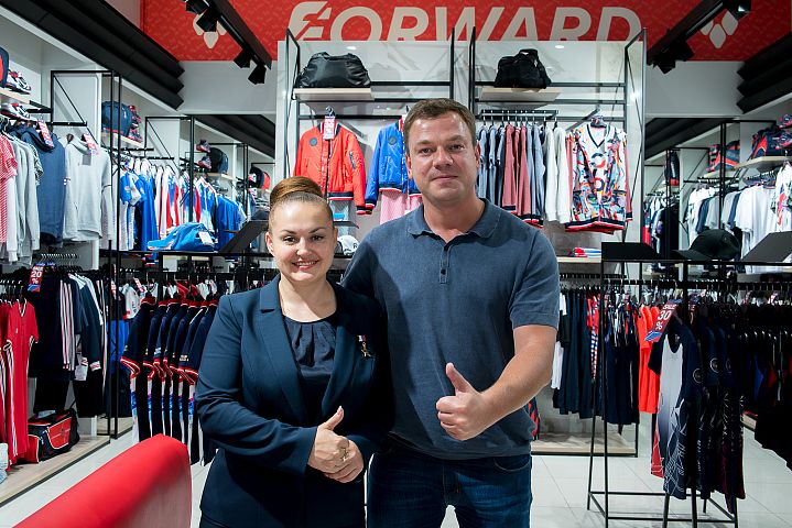 Елена Серова в магазине FORWARD Елена Серова в магазине FORWARD