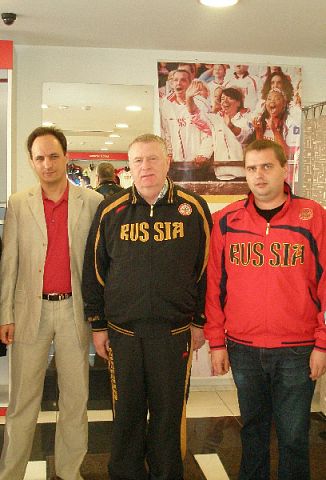 30.05.2010 Владимир Жириновский посетил фирменный магазин спортивной одежды FORWARD.