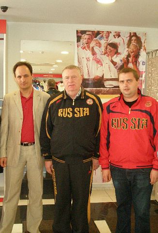 30.05.2010 Владимир Жириновский посетил фирменный магазин спортивной одежды FORWARD. 30.05.2010 Владимир Жириновский посетил фирменный магазин спортивной одежды FORWARD.